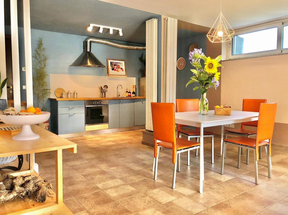 Blue Apricot Apartment Con Jacuzzi Montesilvano Marina Exteriör bild