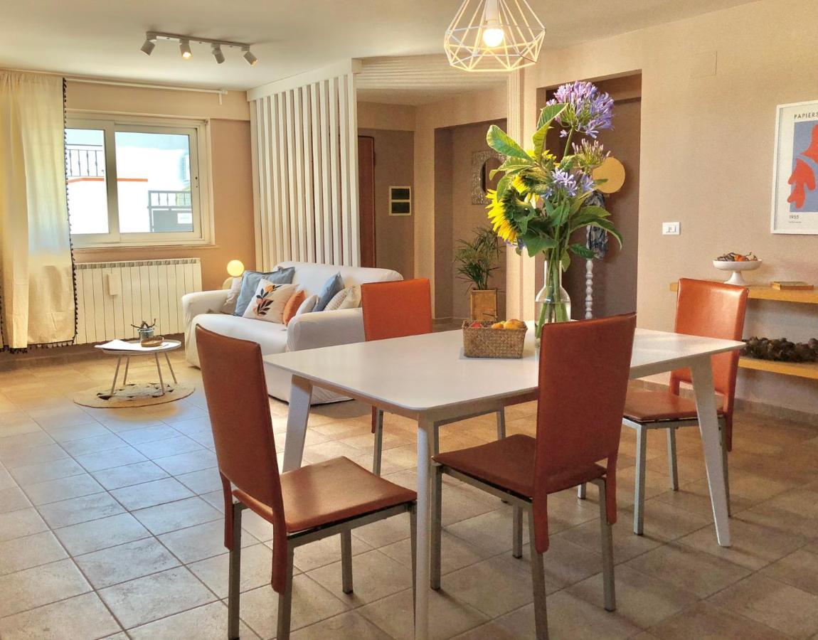 Blue Apricot Apartment Con Jacuzzi Montesilvano Marina Exteriör bild